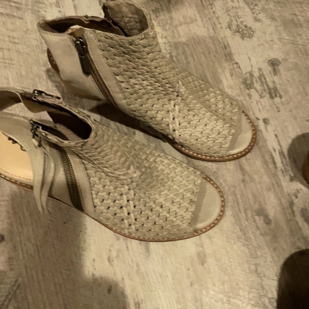 Worn 2 if that new cute style Sam Edelman